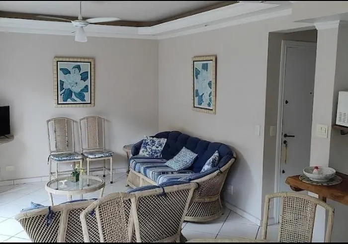 Apartamento Guarujá Enseada 2 quadras da Praia